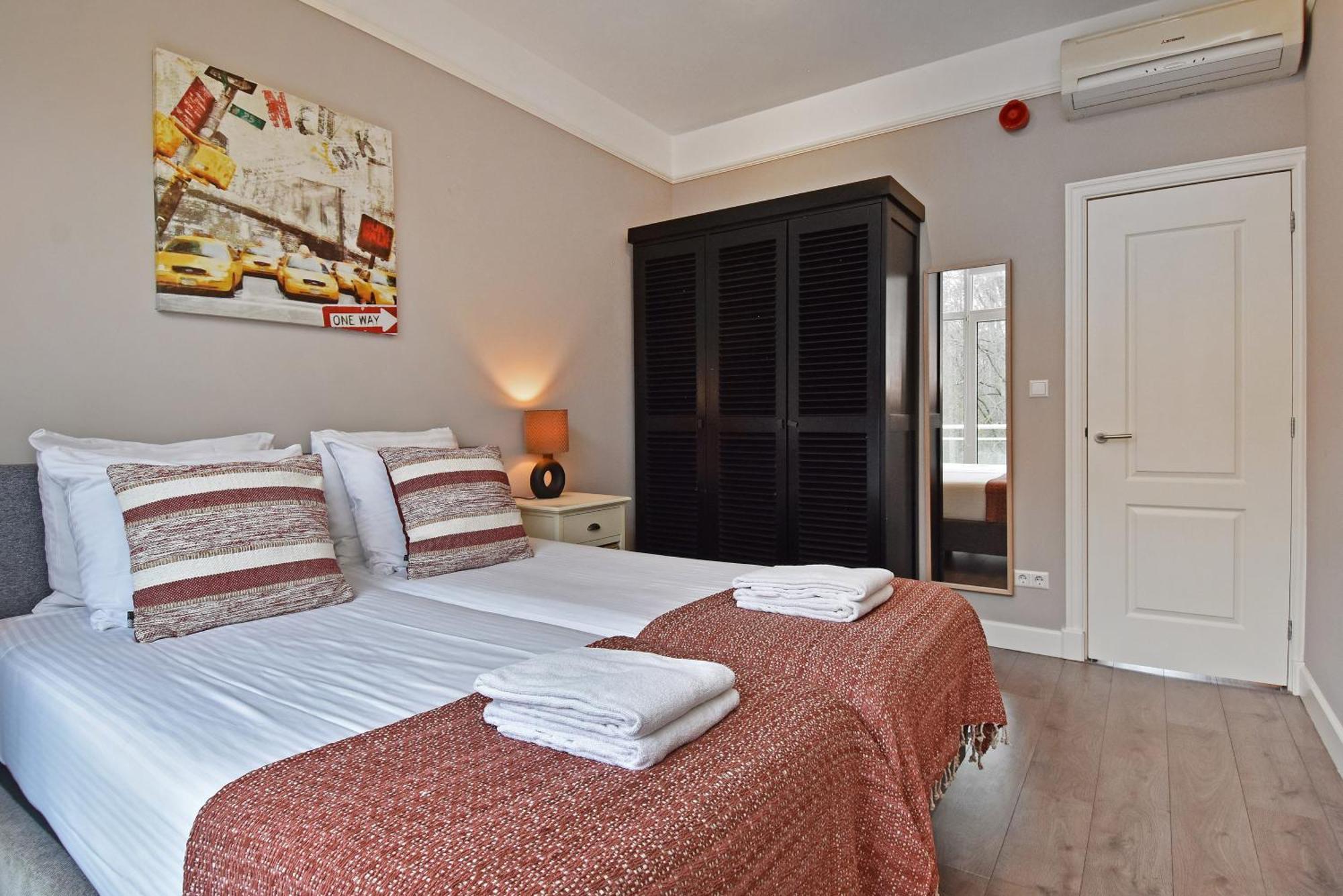 Apartment Park 84, 86 & 88 *